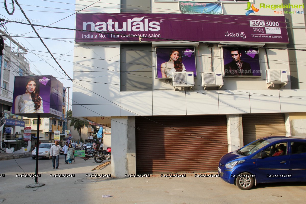 Sanjana Galrani inaugurates Naturals Family Salon at Kukatpally, Hyderabad