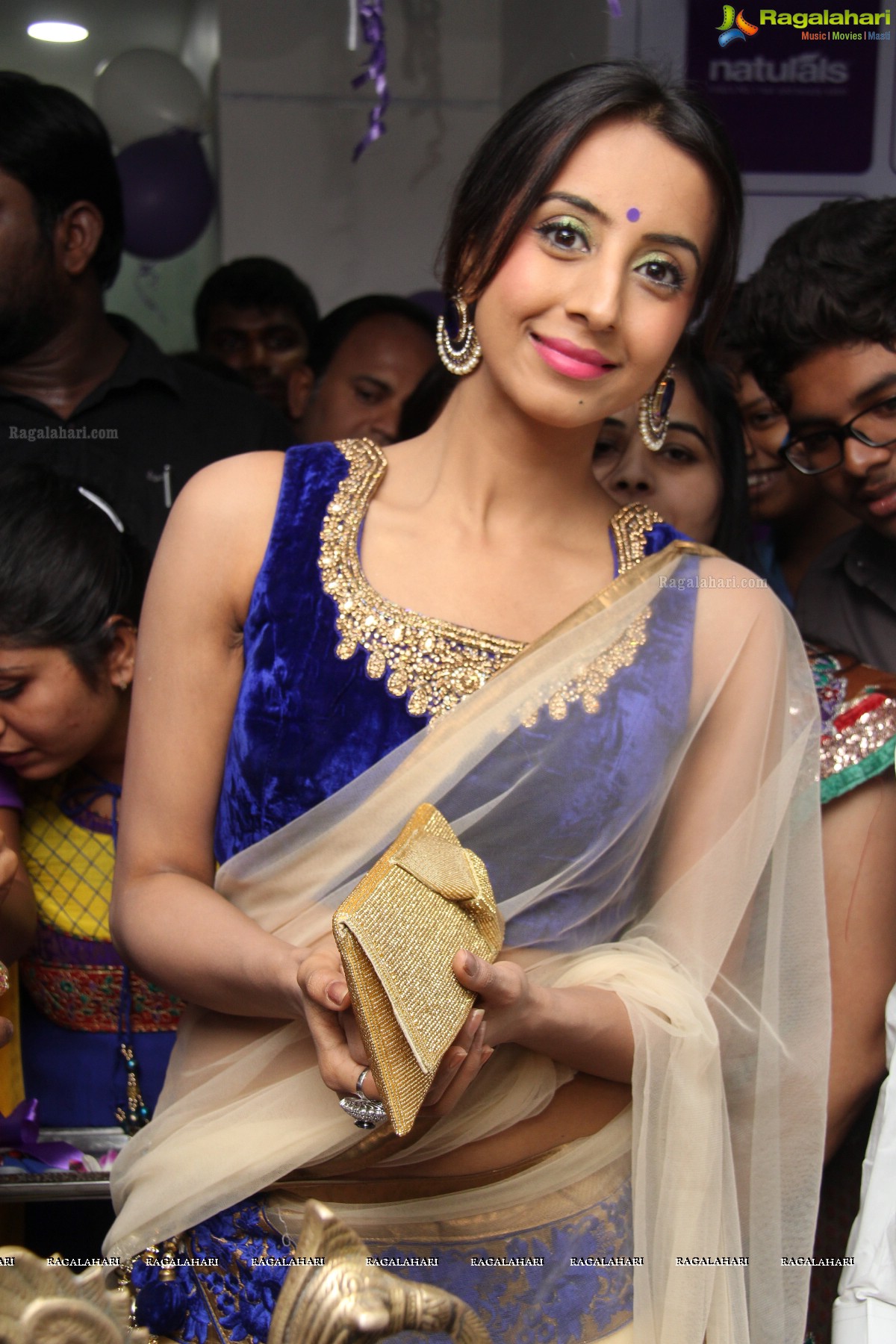 Sanjana Galrani inaugurates Naturals Family Salon at Kukatpally, Hyderabad