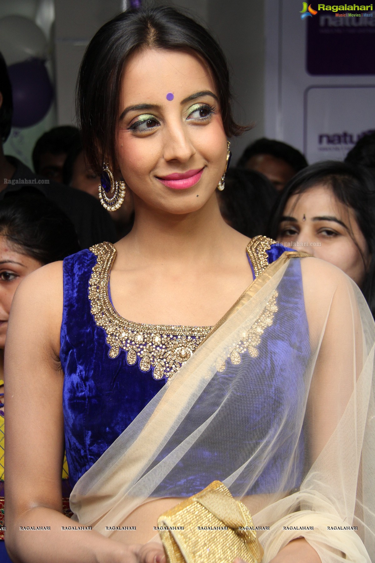 Sanjana Galrani inaugurates Naturals Family Salon at Kukatpally, Hyderabad