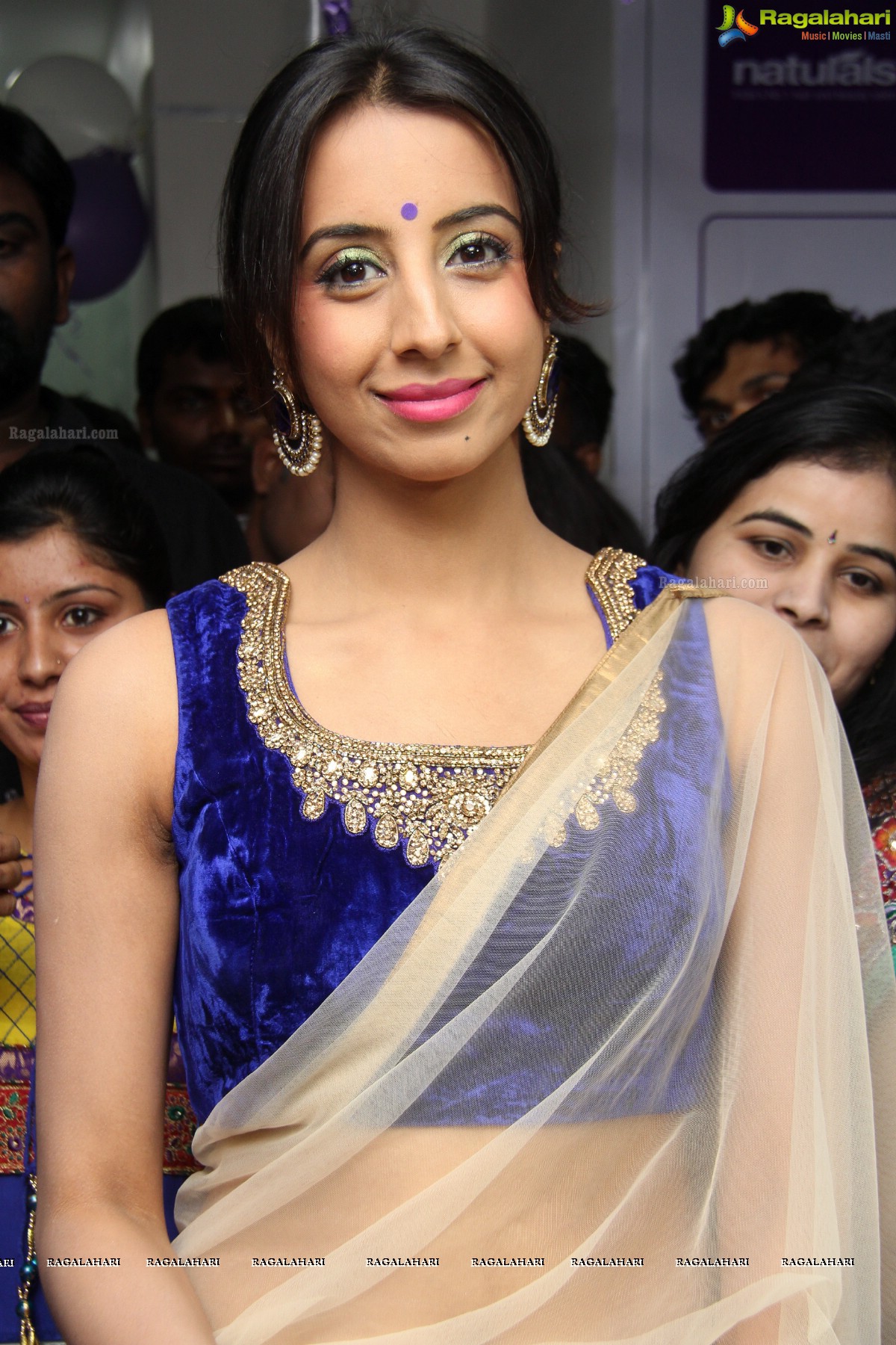 Sanjana Galrani inaugurates Naturals Family Salon at Kukatpally, Hyderabad