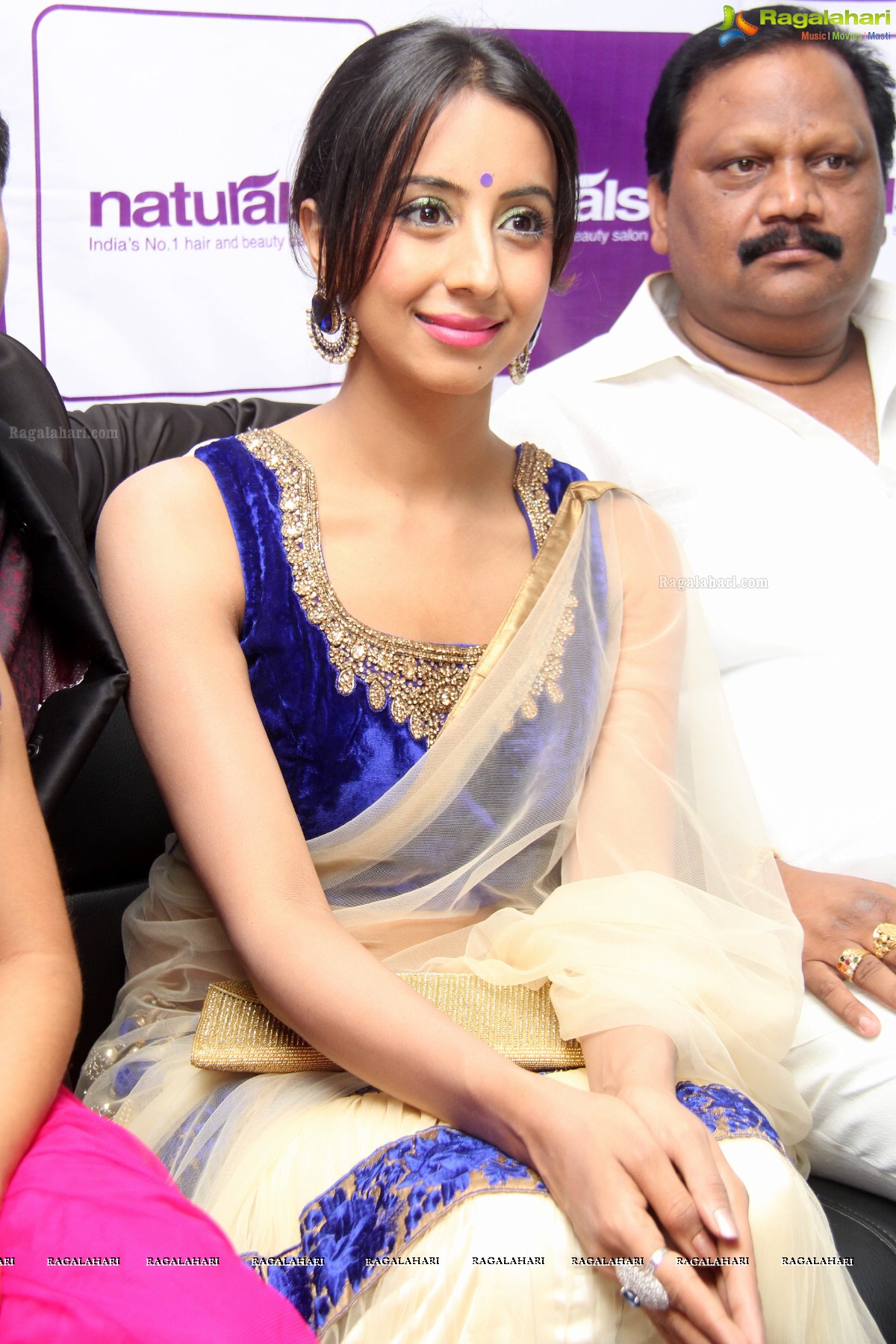 Sanjana Galrani inaugurates Naturals Family Salon at Kukatpally, Hyderabad