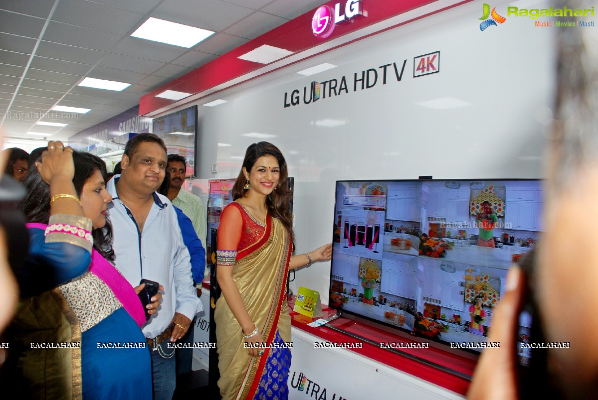 Shraddha Das launches Yes Mart, Vizag