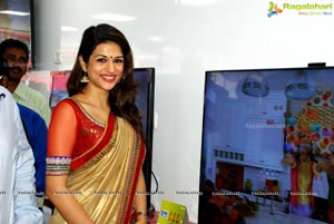 Shraddha Das Yes Mart Vizag