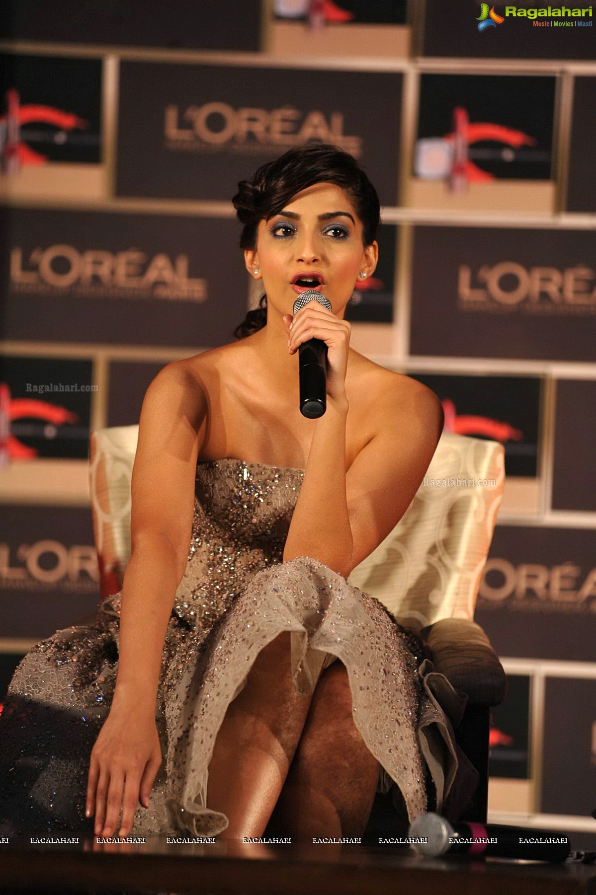 Sonam Kapoor unveils of L’Oreal Paris Make Up Collection for Cannes 2014