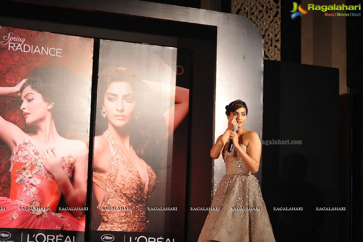 Sonam Kapoor unveils of L’Oreal Paris Make Up Collection for Cannes 2014