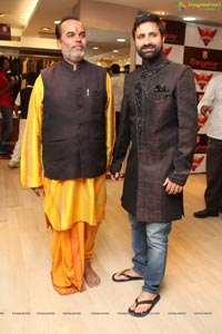 Sunrisers Team at Manyavar