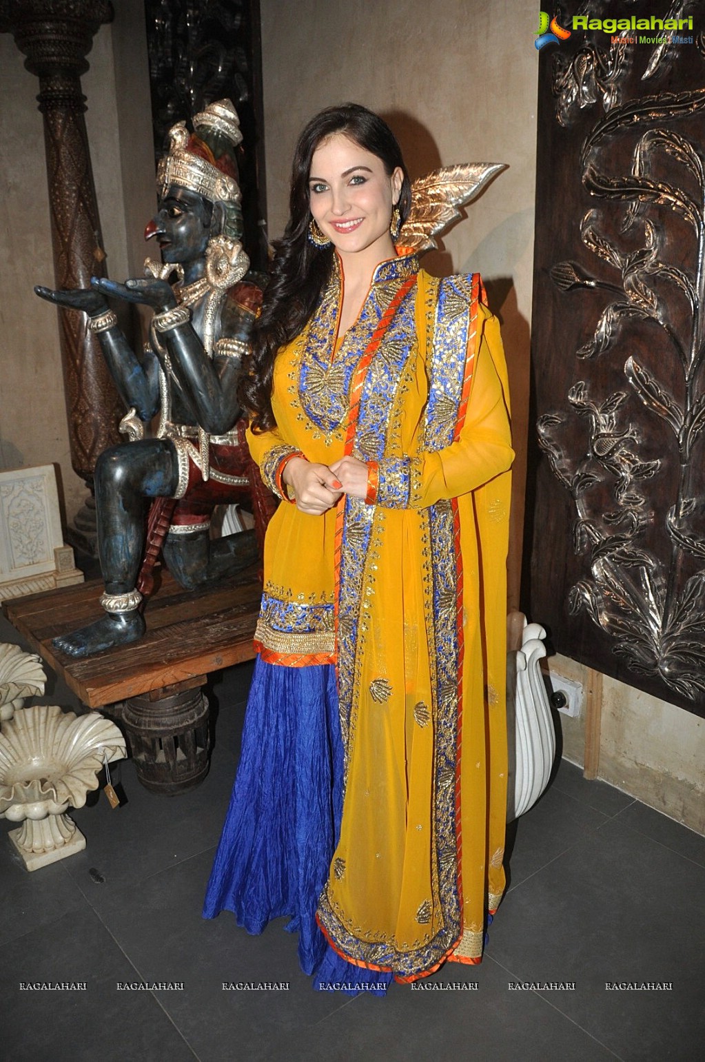 Grand Trunk Show Store Launch by Elli Avram and Madhur Bhandarkar, Mumbai