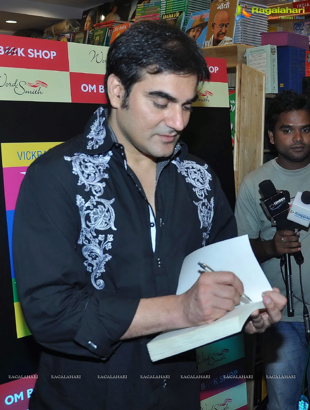 Arbaaz Khan launches Vickrant Mahajan's Book 'Yes Thank You Universe', Mumbai