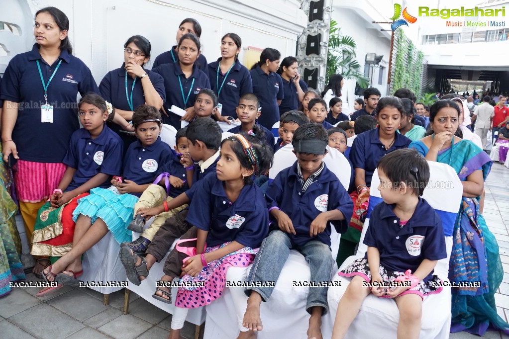 IPL Sunrisers team members launch 'Hearing Impaired Girl Child Project' initiated by Apollo Hospitals & SAHI!