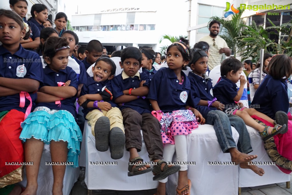 IPL Sunrisers team members launch 'Hearing Impaired Girl Child Project' initiated by Apollo Hospitals & SAHI!