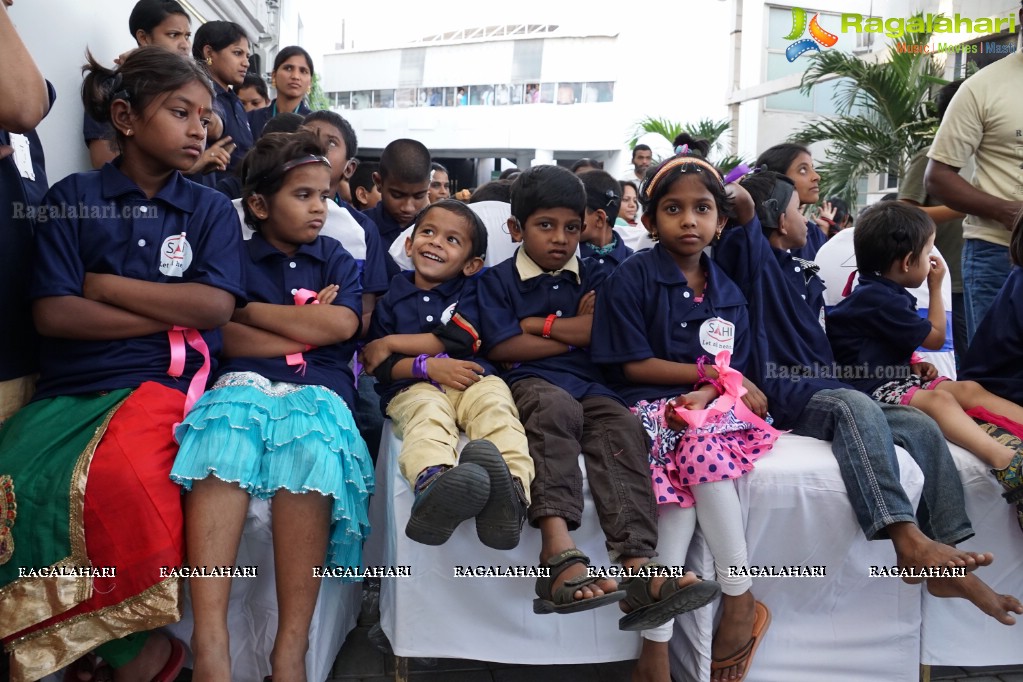 IPL Sunrisers team members launch 'Hearing Impaired Girl Child Project' initiated by Apollo Hospitals & SAHI!