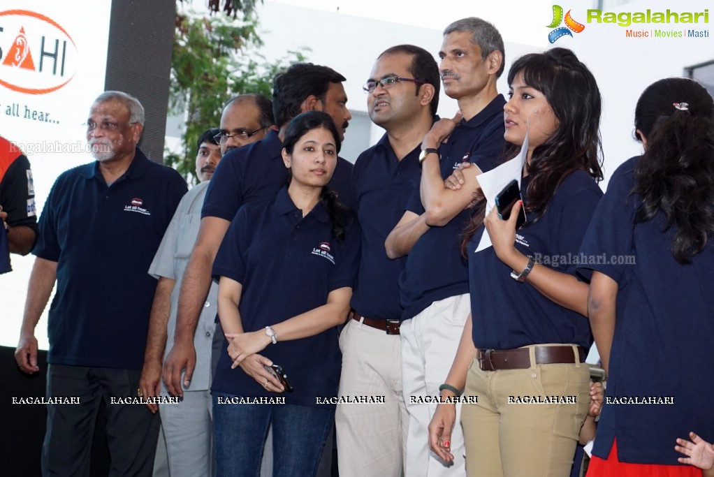 IPL Sunrisers team members launch 'Hearing Impaired Girl Child Project' initiated by Apollo Hospitals & SAHI!