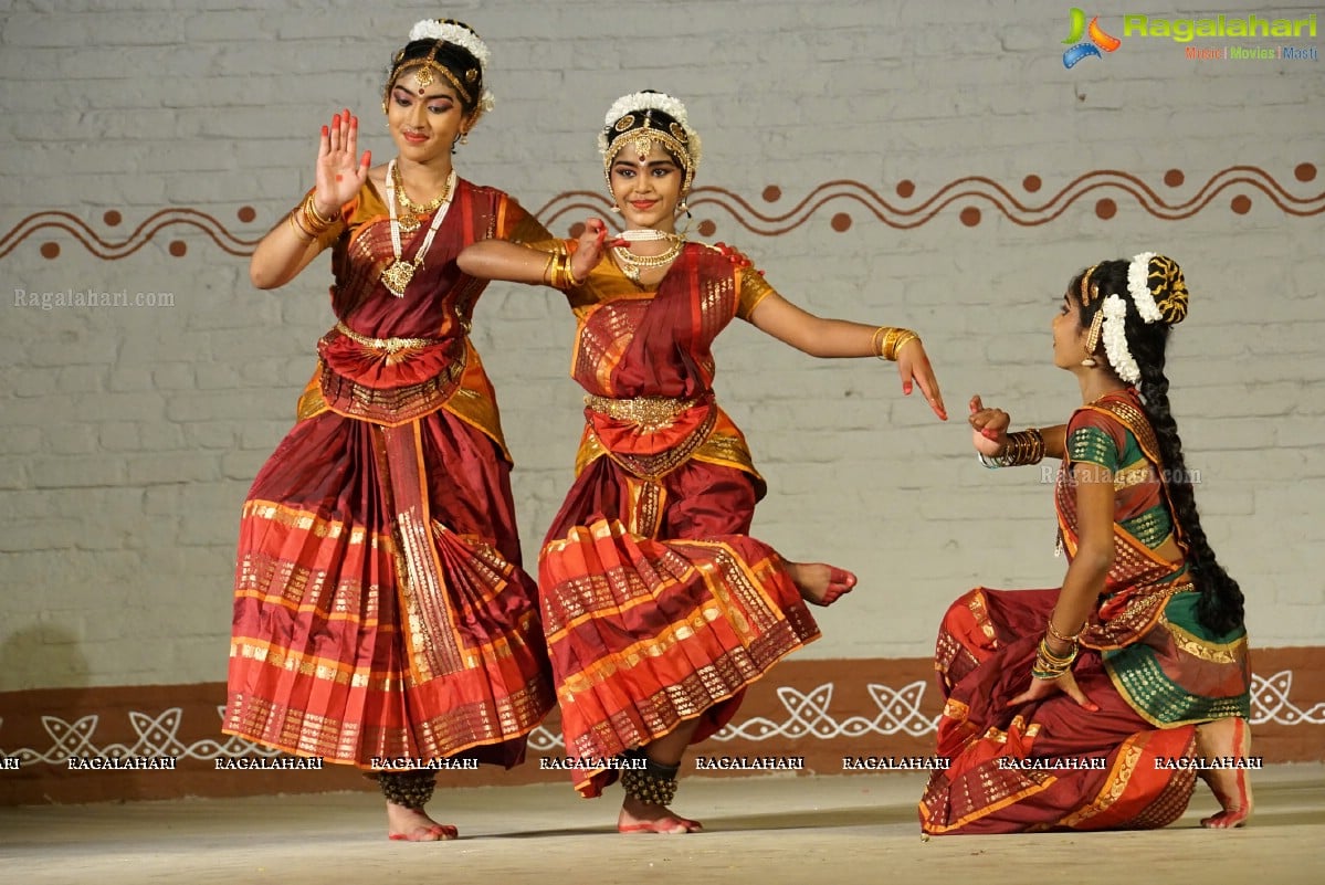 Feet on Earth Dance Studio: Kuchipudi Dance Performance by Pujitha Krishna Jyothi