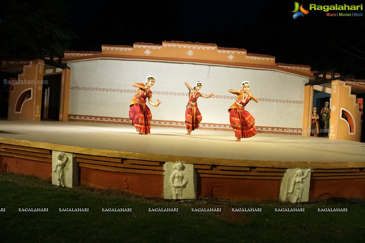 Feet on Earth Dance Studio: Kuchipudi Dance Performance by Pujitha Krishna Jyothi