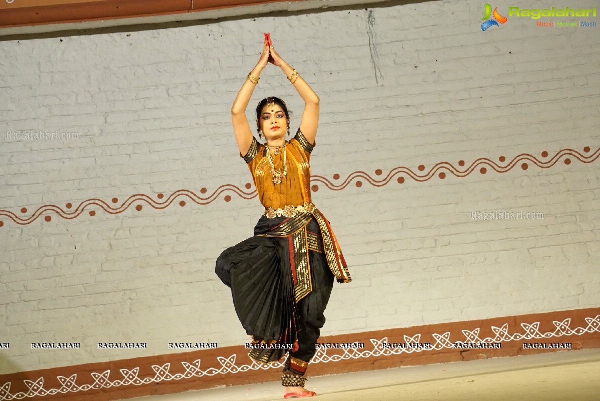 Feet on Earth Dance Studio: Kuchipudi Dance Performance by Pujitha Krishna Jyothi