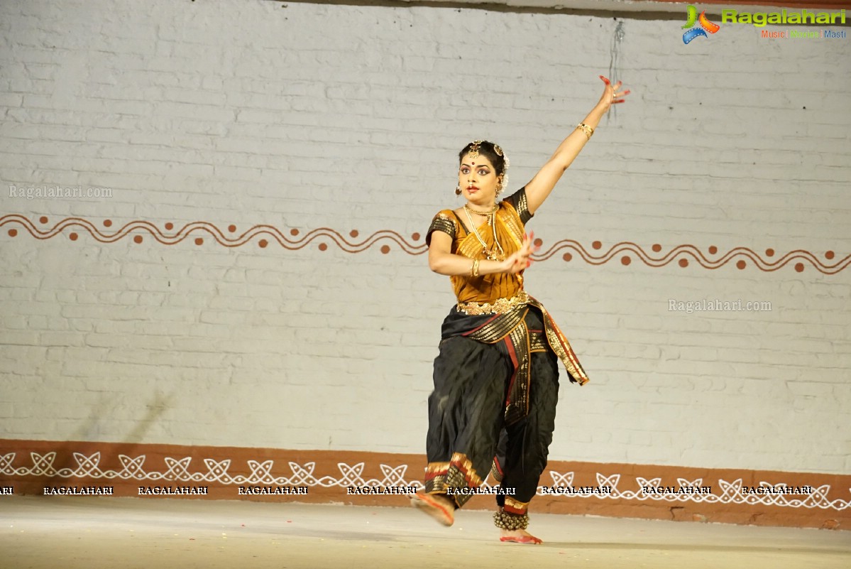 Feet on Earth Dance Studio: Kuchipudi Dance Performance by Pujitha Krishna Jyothi