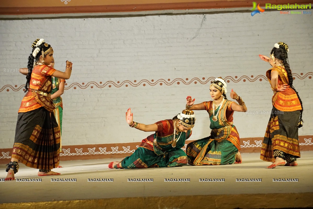 Feet on Earth Dance Studio: Kuchipudi Dance Performance by Pujitha Krishna Jyothi