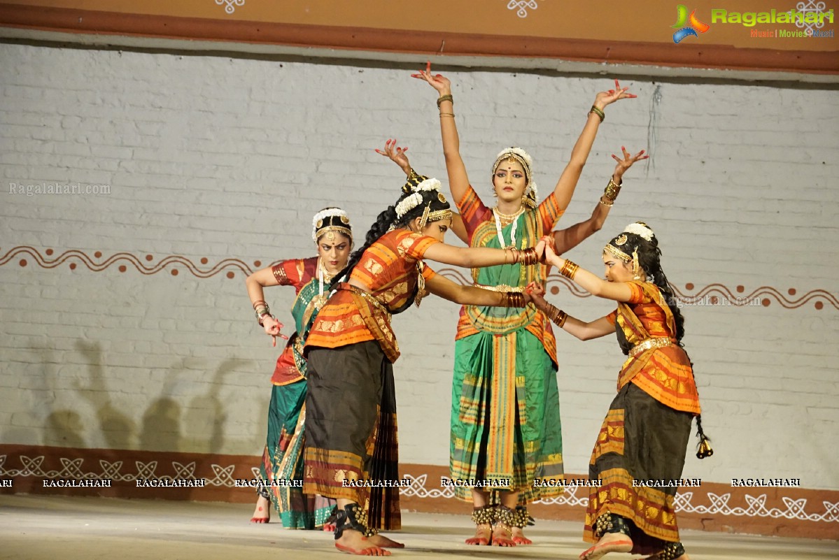 Feet on Earth Dance Studio: Kuchipudi Dance Performance by Pujitha Krishna Jyothi