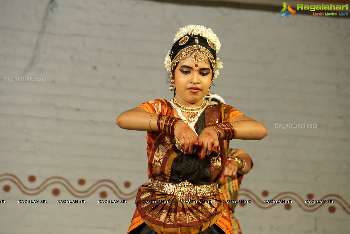 Feet on Earth Dance Studio: Kuchipudi Dance Performance by Pujitha Krishna Jyothi