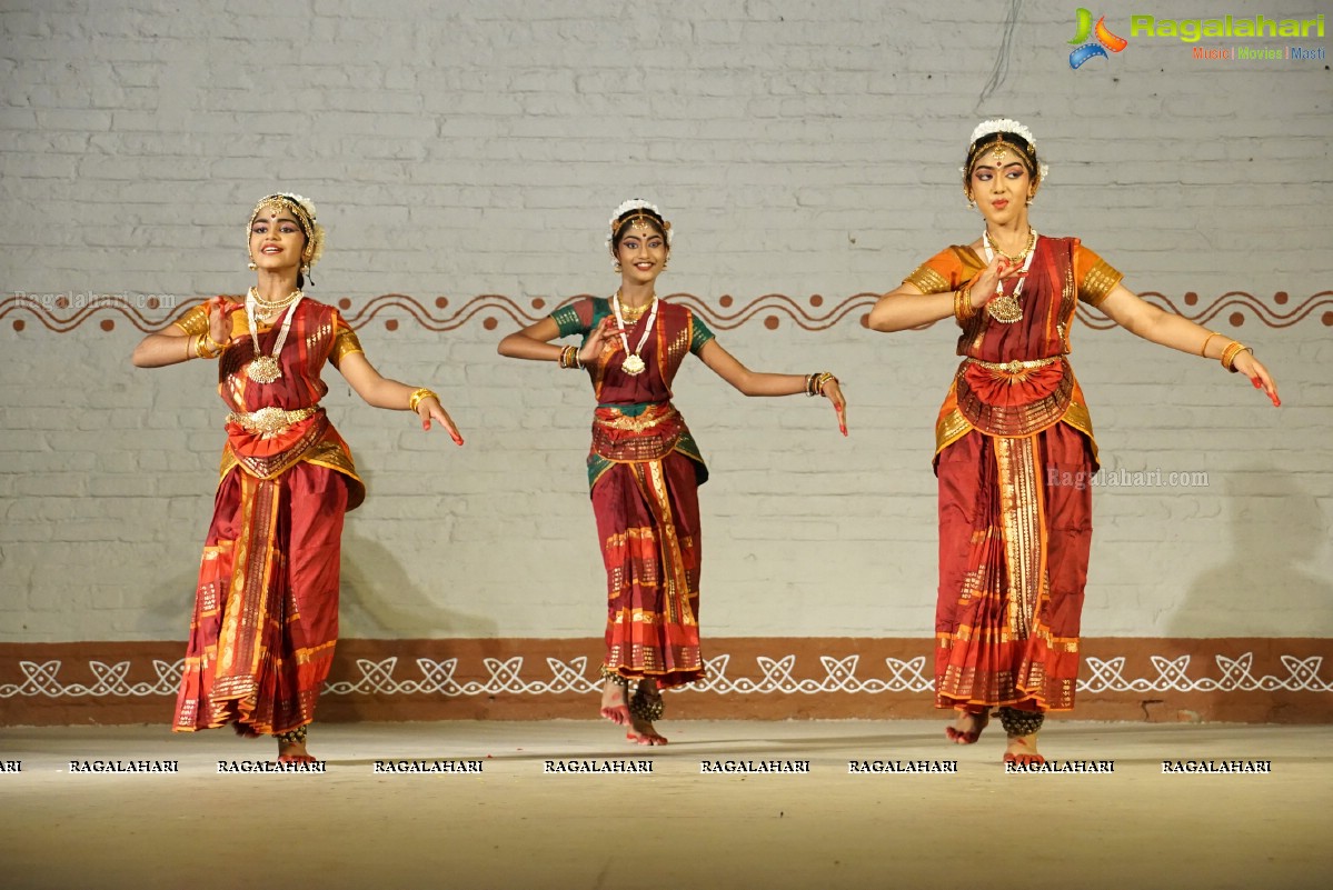 Feet on Earth Dance Studio: Kuchipudi Dance Performance by Pujitha Krishna Jyothi