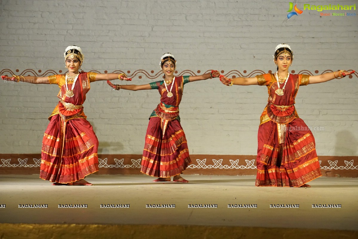 Feet on Earth Dance Studio: Kuchipudi Dance Performance by Pujitha Krishna Jyothi