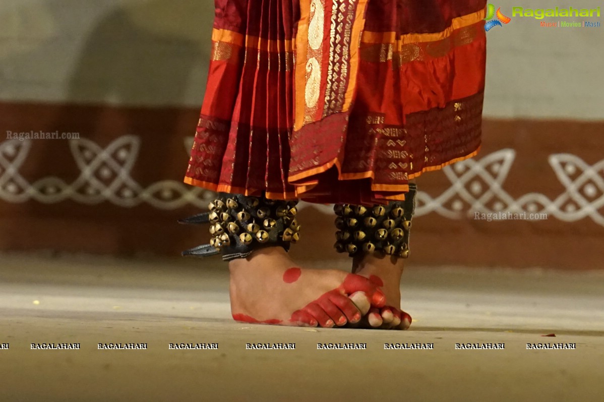 Feet on Earth Dance Studio: Kuchipudi Dance Performance by Pujitha Krishna Jyothi