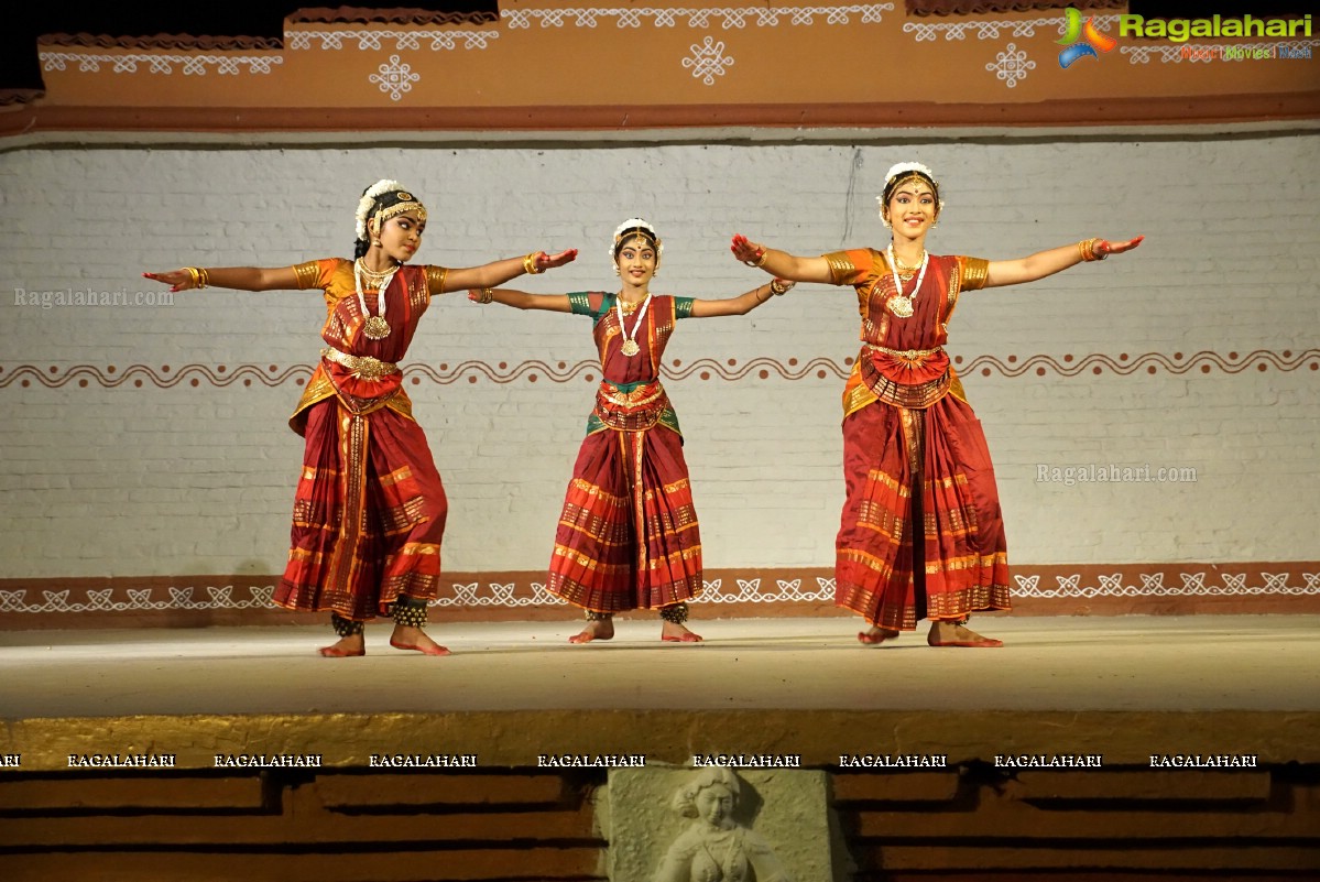 Feet on Earth Dance Studio: Kuchipudi Dance Performance by Pujitha Krishna Jyothi