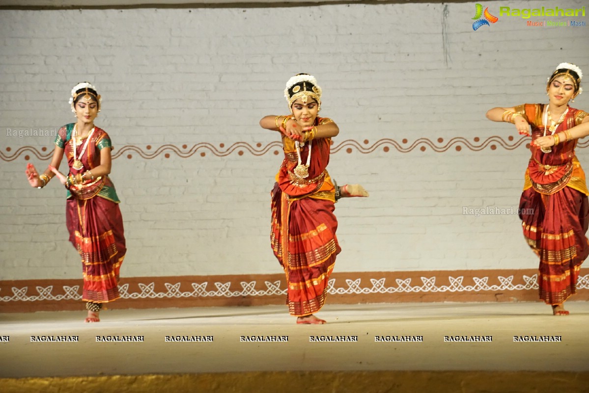 Feet on Earth Dance Studio: Kuchipudi Dance Performance by Pujitha Krishna Jyothi