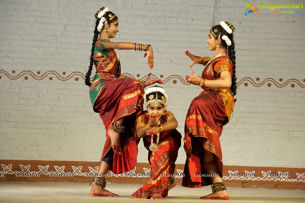 Feet on Earth Dance Studio: Kuchipudi Dance Performance by Pujitha Krishna Jyothi