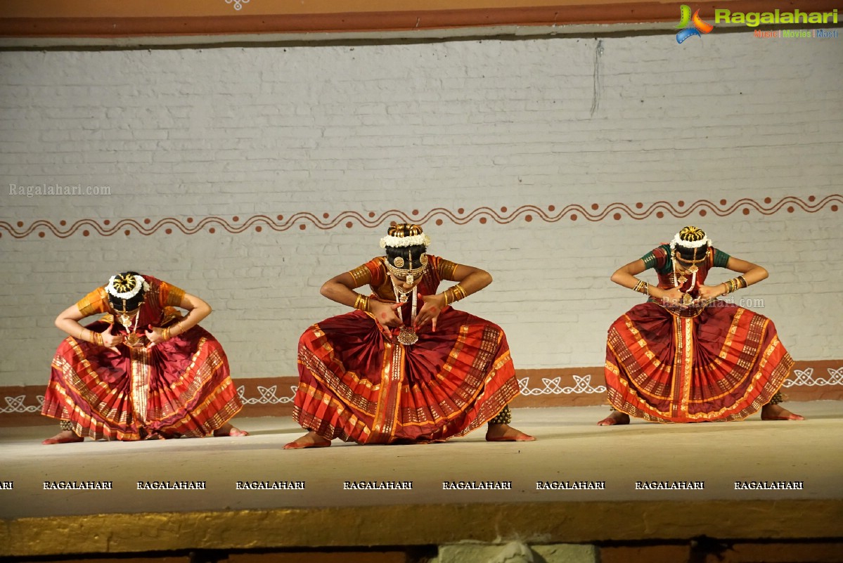 Feet on Earth Dance Studio: Kuchipudi Dance Performance by Pujitha Krishna Jyothi