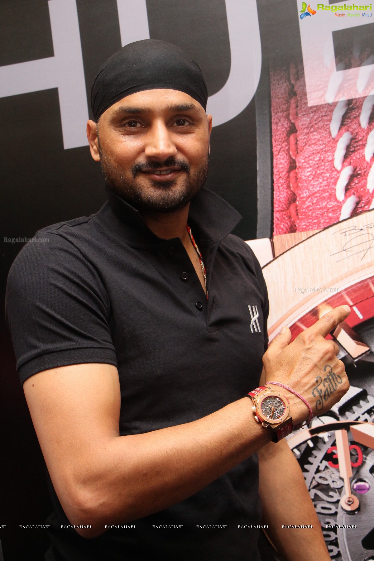 Launch of 'Hublot' at Kamal Watch Co. by Harbhajan Singh