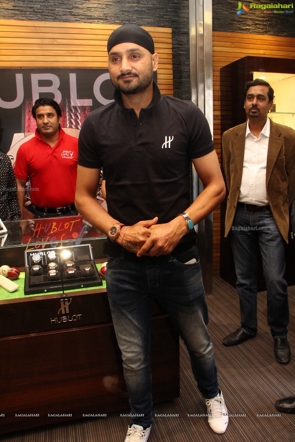 Launch of 'Hublot' at Kamal Watch Co. by Harbhajan Singh