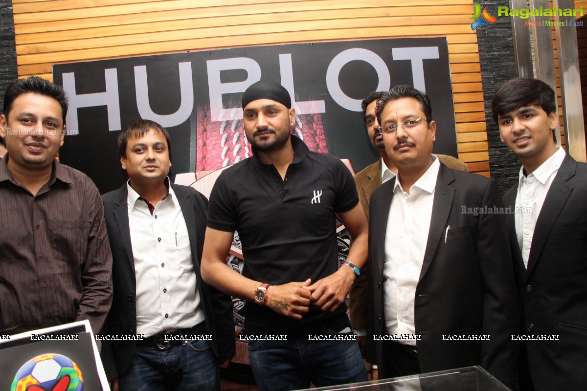 Launch of 'Hublot' at Kamal Watch Co. by Harbhajan Singh