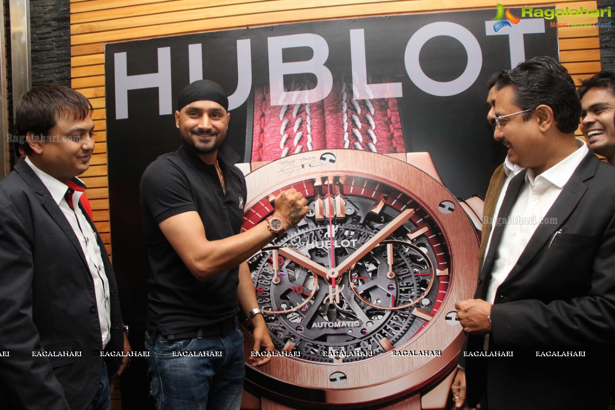 Launch of 'Hublot' at Kamal Watch Co. by Harbhajan Singh