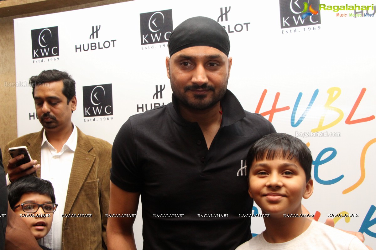 Launch of 'Hublot' at Kamal Watch Co. by Harbhajan Singh