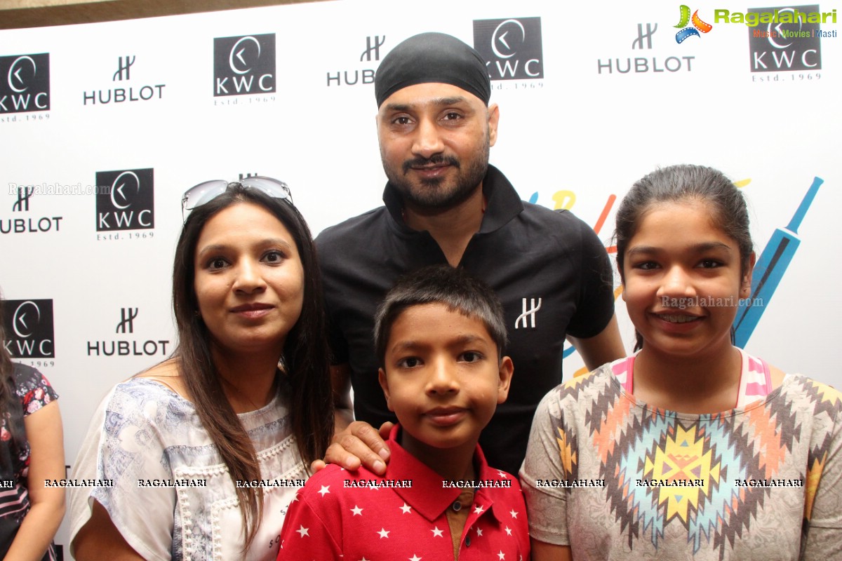 Launch of 'Hublot' at Kamal Watch Co. by Harbhajan Singh