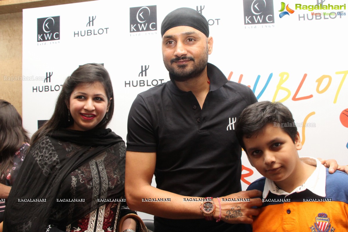 Launch of 'Hublot' at Kamal Watch Co. by Harbhajan Singh