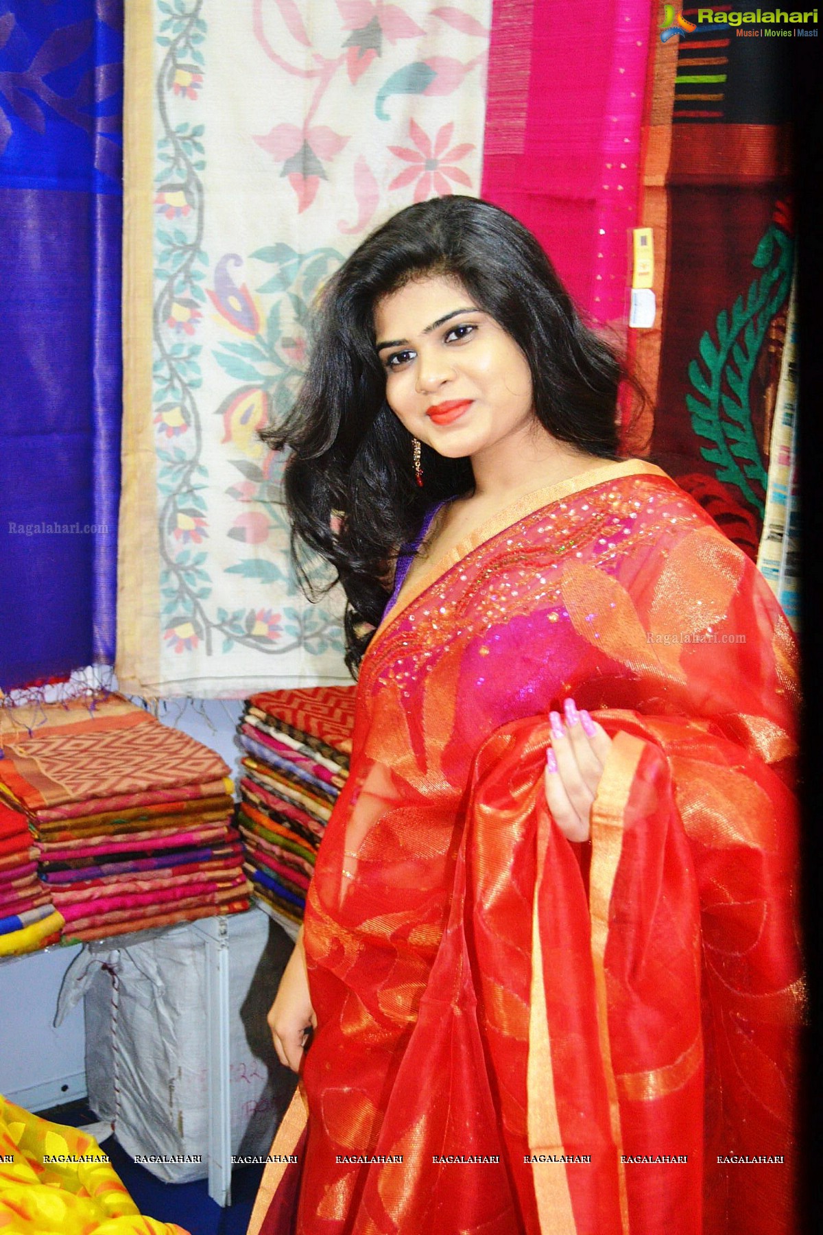 Alekhya Reddy inaugurated Silk India Expo in Vijayawada