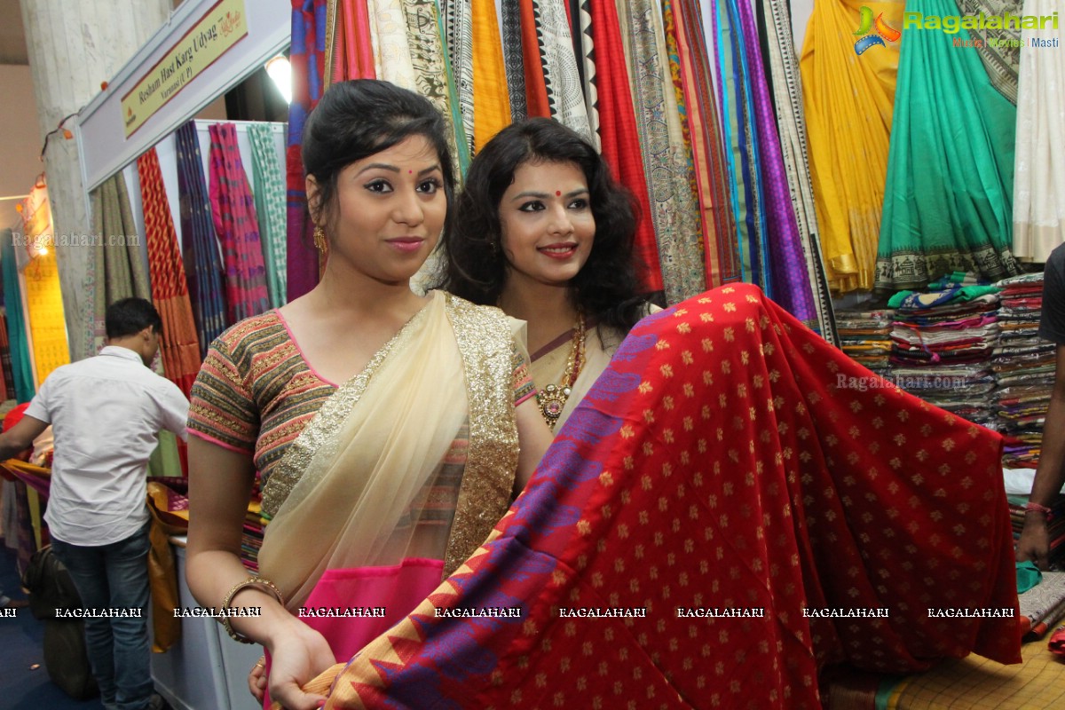Shalini Modani and Actress Hamida Launches Silk India Expo