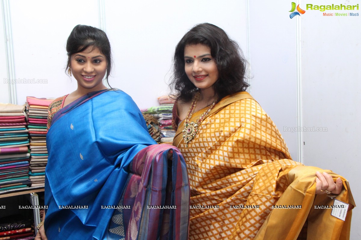 Shalini Modani and Actress Hamida Launches Silk India Expo