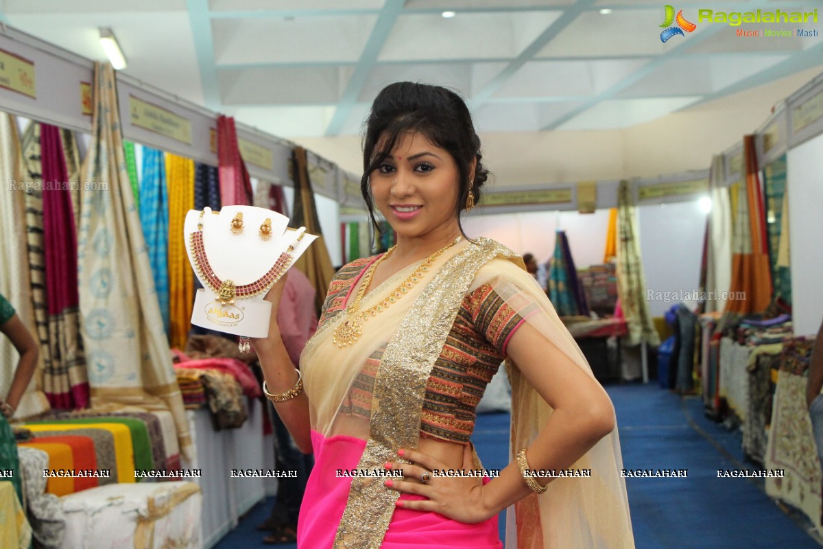 Shalini Modani and Actress Hamida Launches Silk India Expo