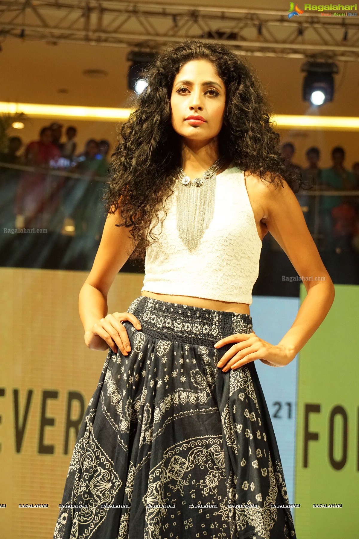 Summer Fashion Showcase at The Forum Sujana Mall