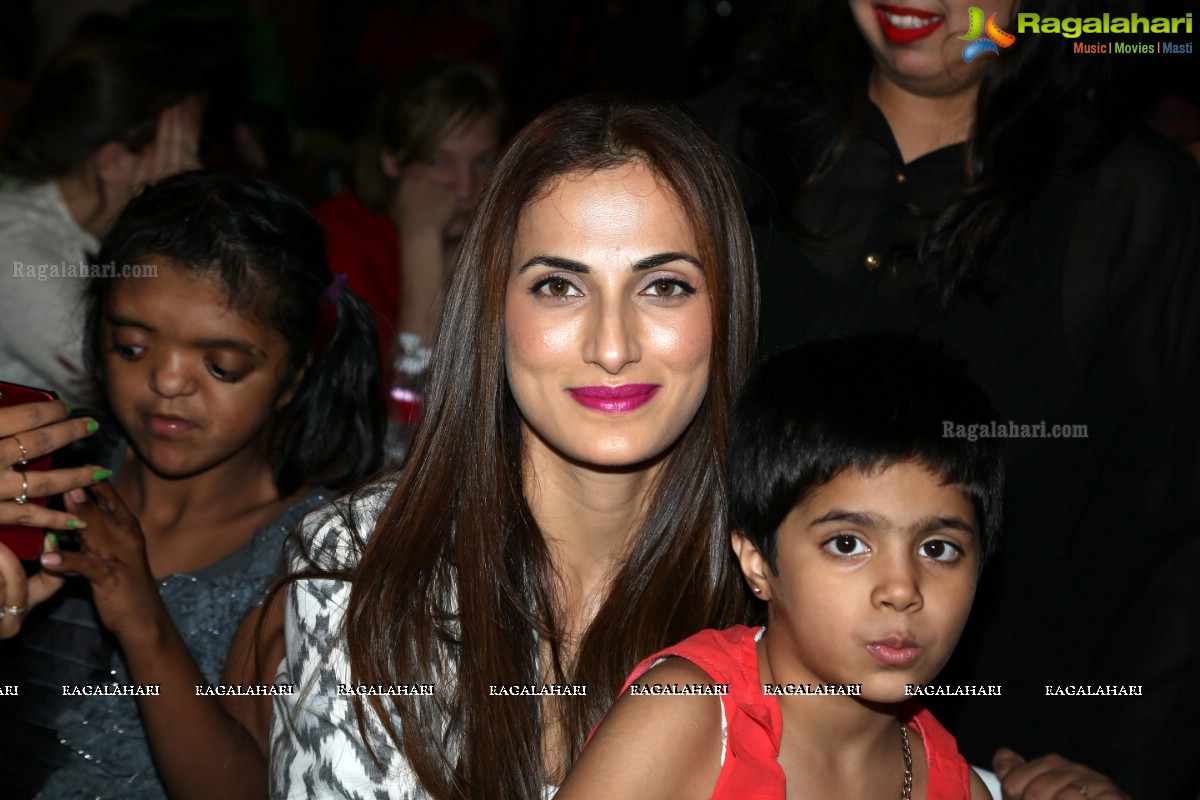 Shilpa Reddy and Regina Cassandra felicitates para-athletes of Aditya Mehta Foundation (AMF) at Inorbit Mall, Hyderabad