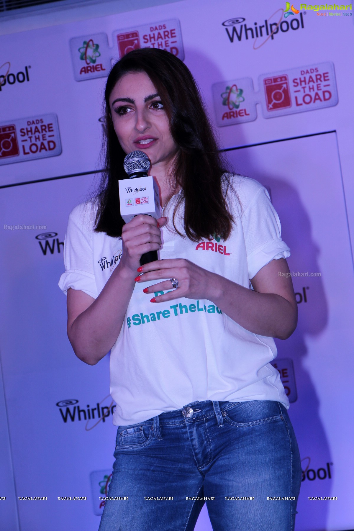 Sharmila Tagore and Soha Ali Khan at Ariel and Whirlpool Share The Load Press Meet