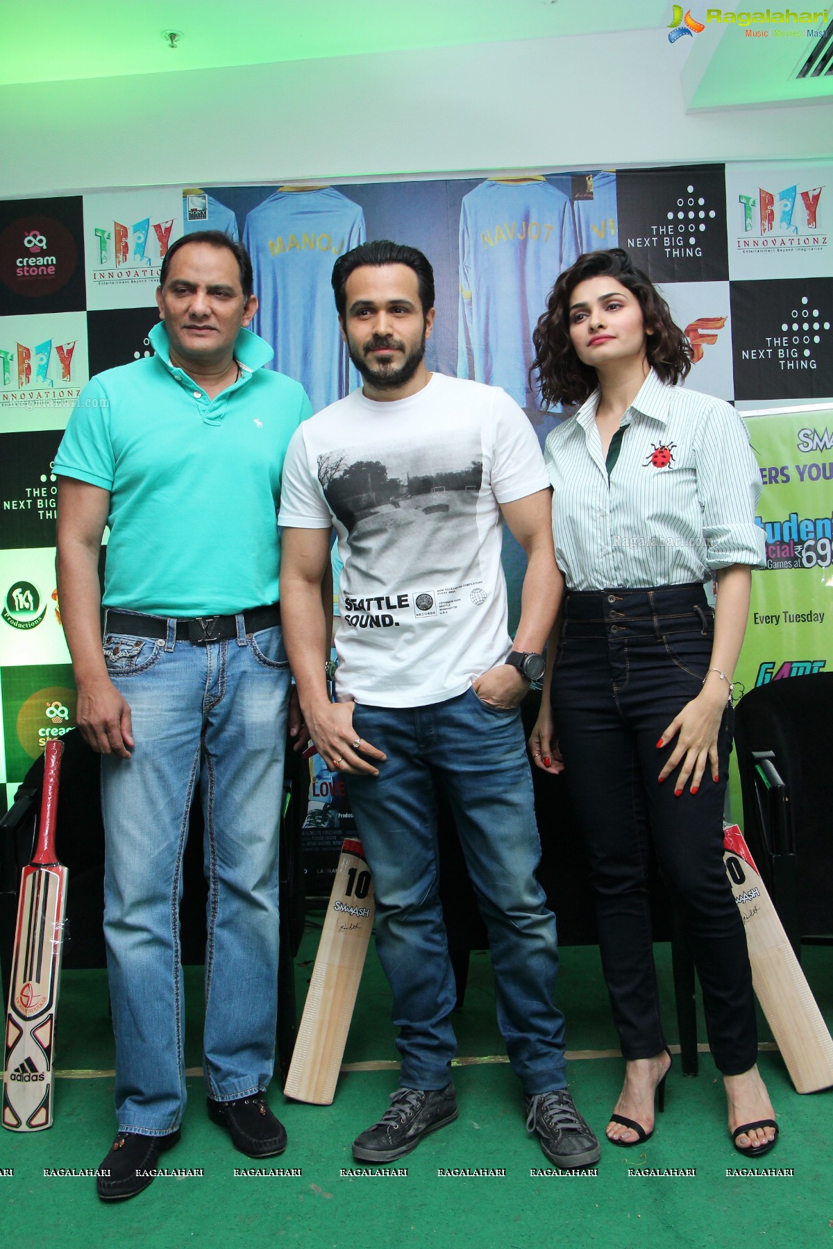 Mohammad Azharuddin, Emraan Hashmi and Prachi Desai visits Smaaash, Inorbit Mall, Hyderabad