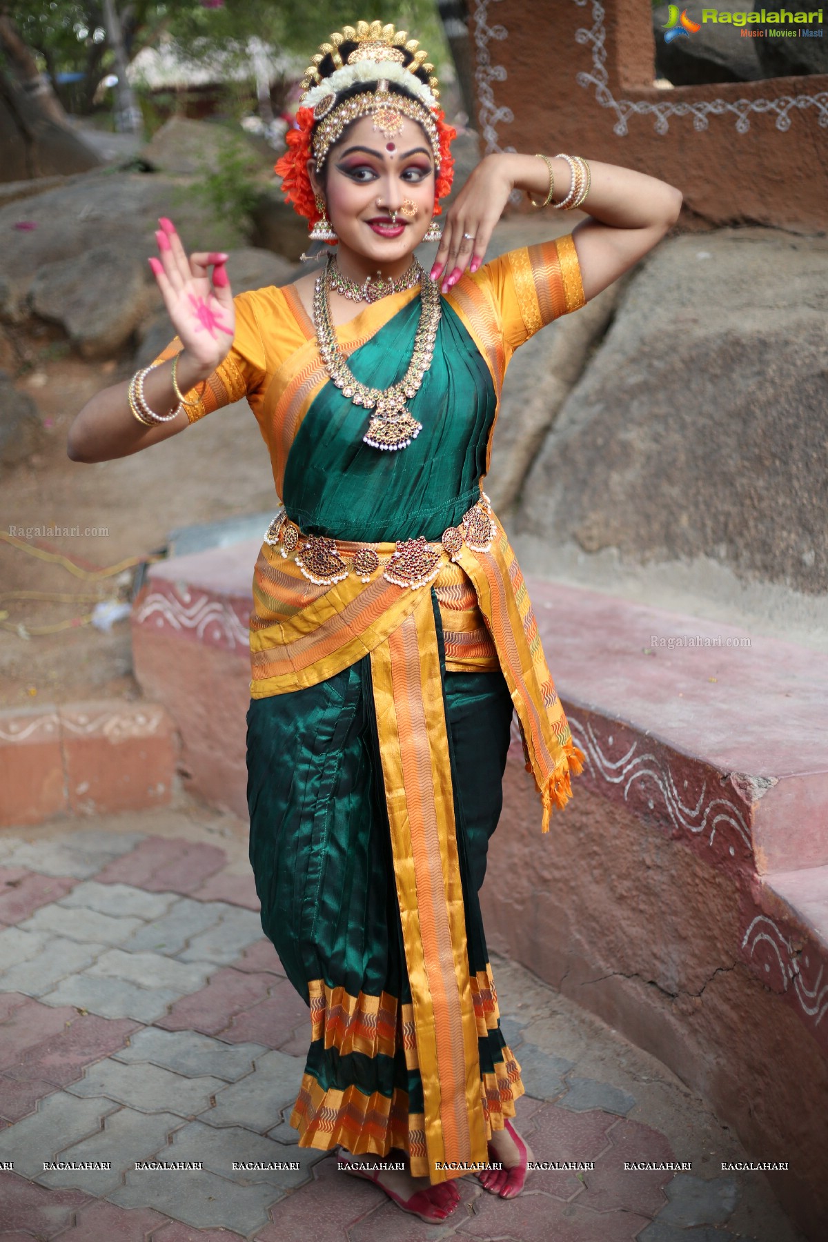 Kuchipudi Dance Recital of Chinamayi Mungara at Shilparamam, Hyderabad