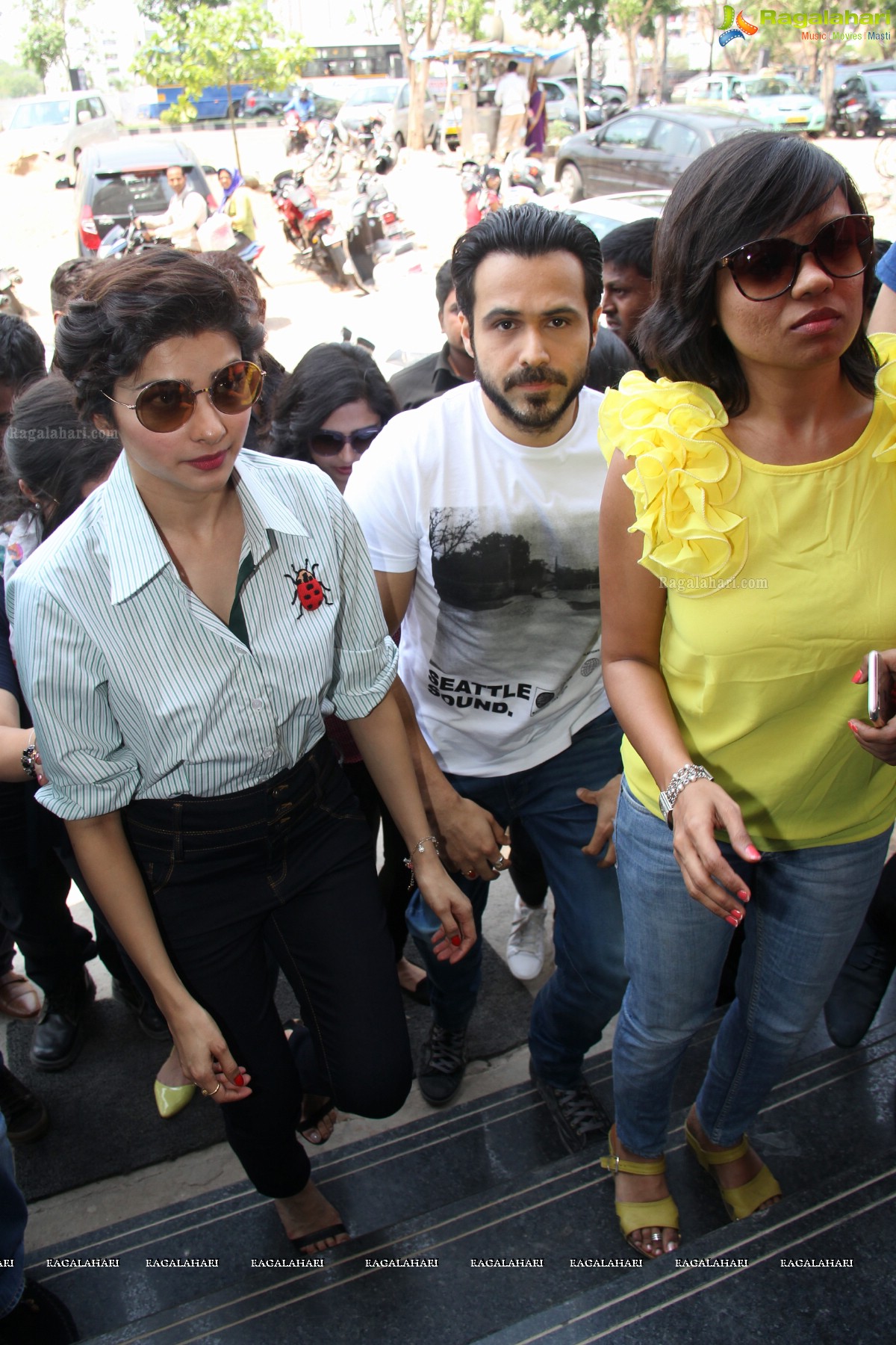 Mohammad Azharuddin, Emraan Hashmi and Prachi Desai at Cream Stone, Inorbit Mall, Hyderabad