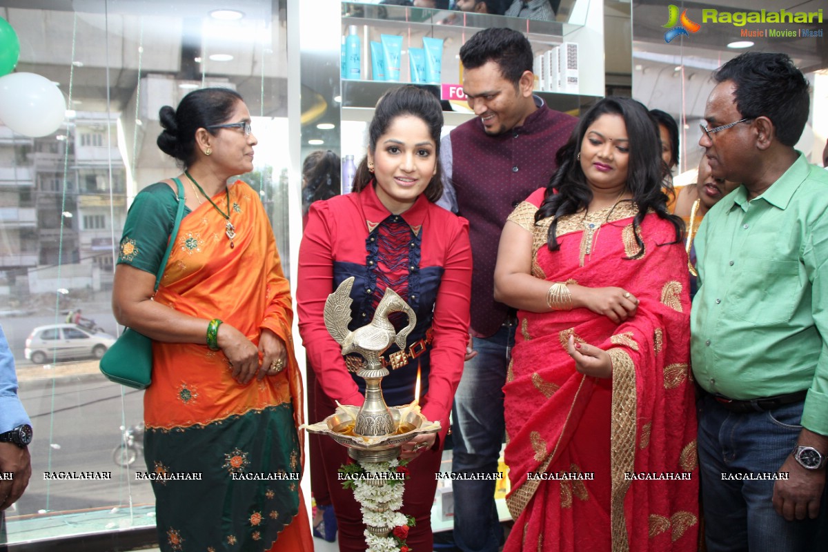 Madhavilatha launches Green Trends at Begumpet