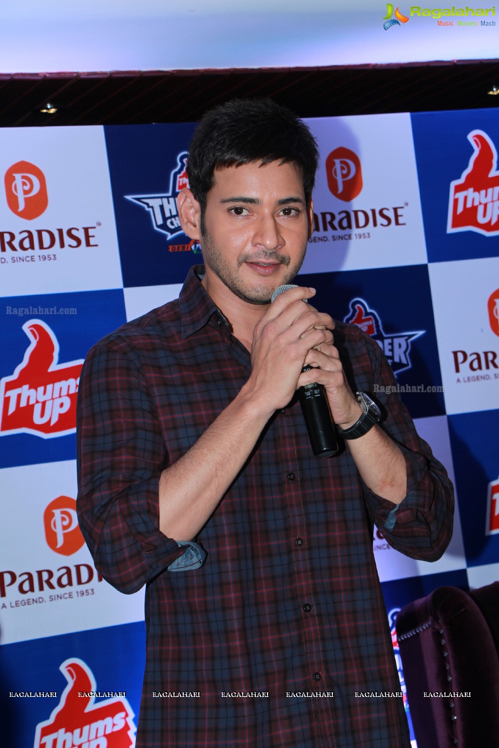 Mahesh Babu felicitates Thumps Up Thunder Challenge Winners at Paradise Restaurant, Hyderabad