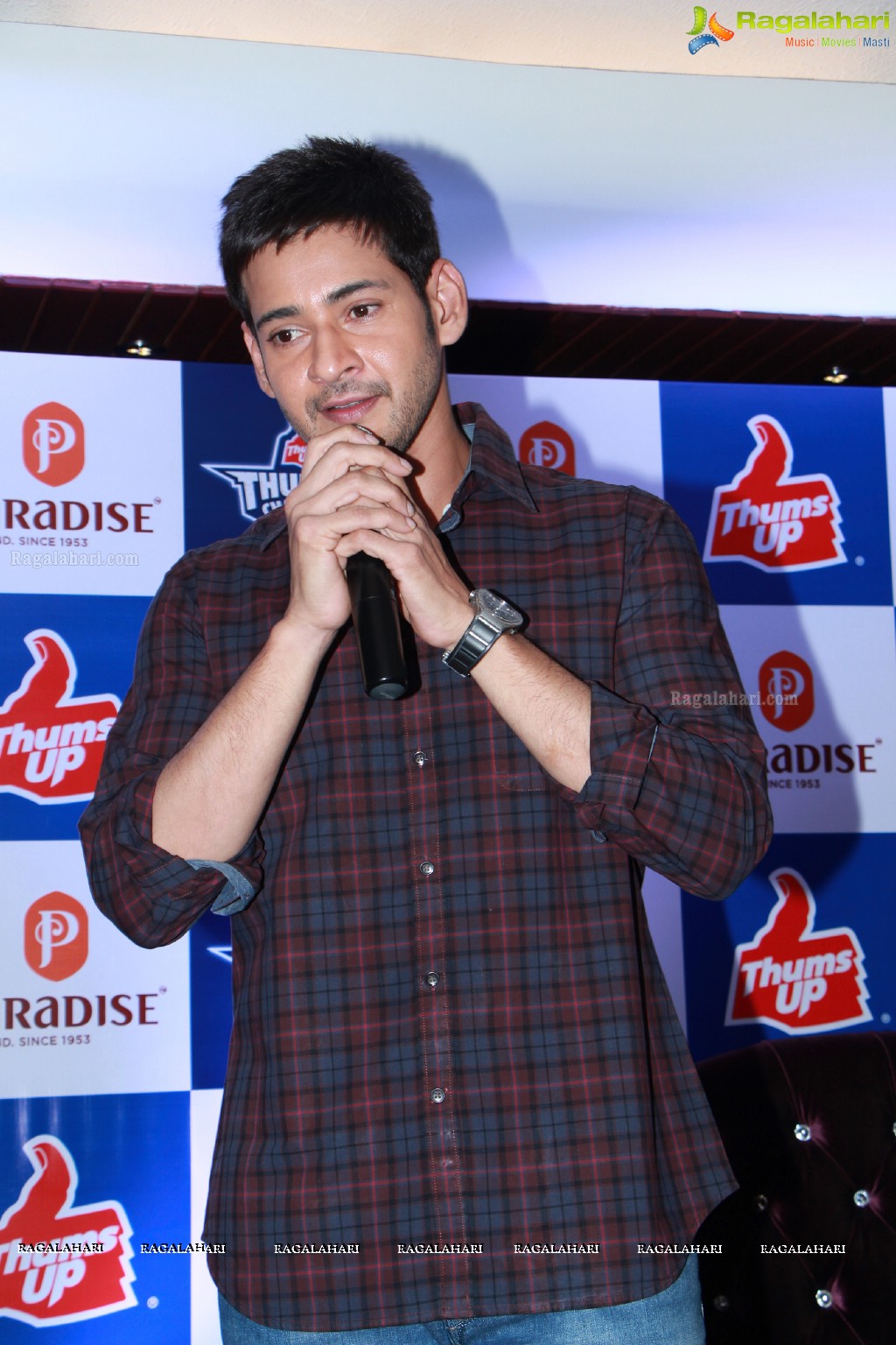 Mahesh Babu felicitates Thumps Up Thunder Challenge Winners at Paradise Restaurant, Hyderabad